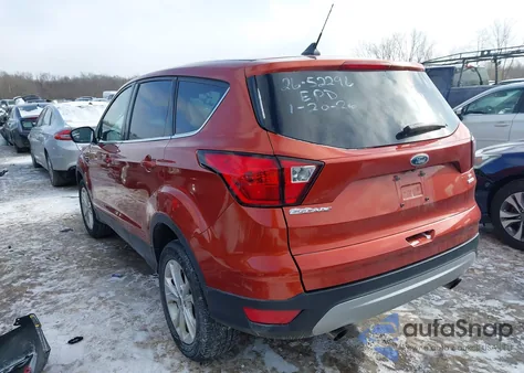 2019 Ford Escape Se z USA, uszkodzony, nr VIN 1FMCU0GD6KUC48464